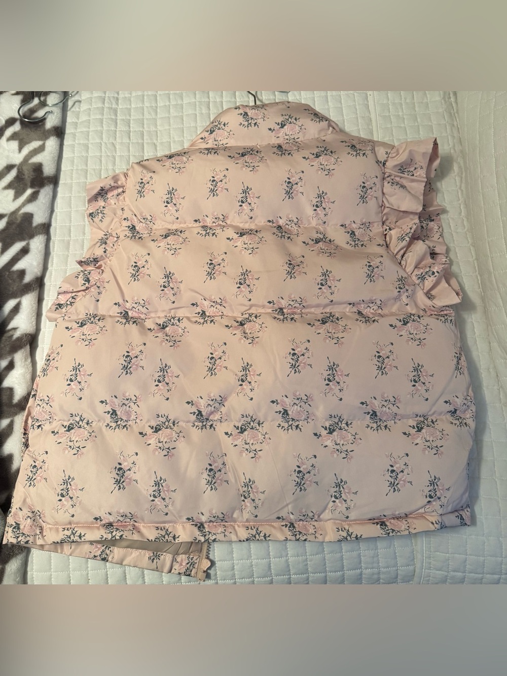 Women’s Pink Floral Puffer Vest - Picture 2 of 3